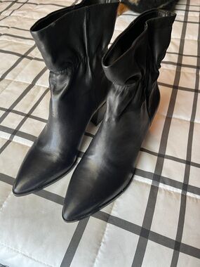 Sole Society Pointed-Toe Women’s Ankle Boots 6M